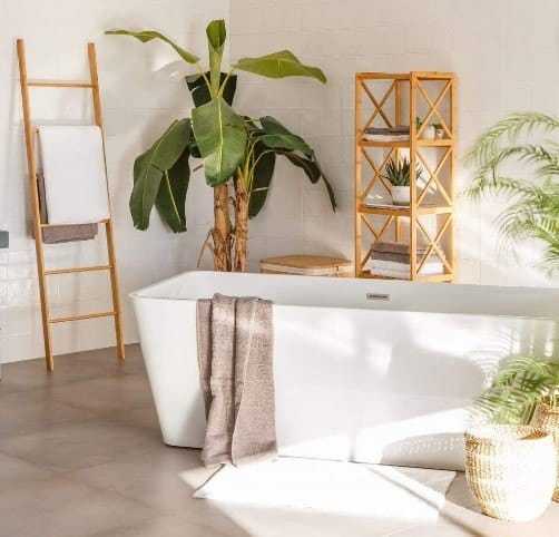 Bany decorat amb bambú